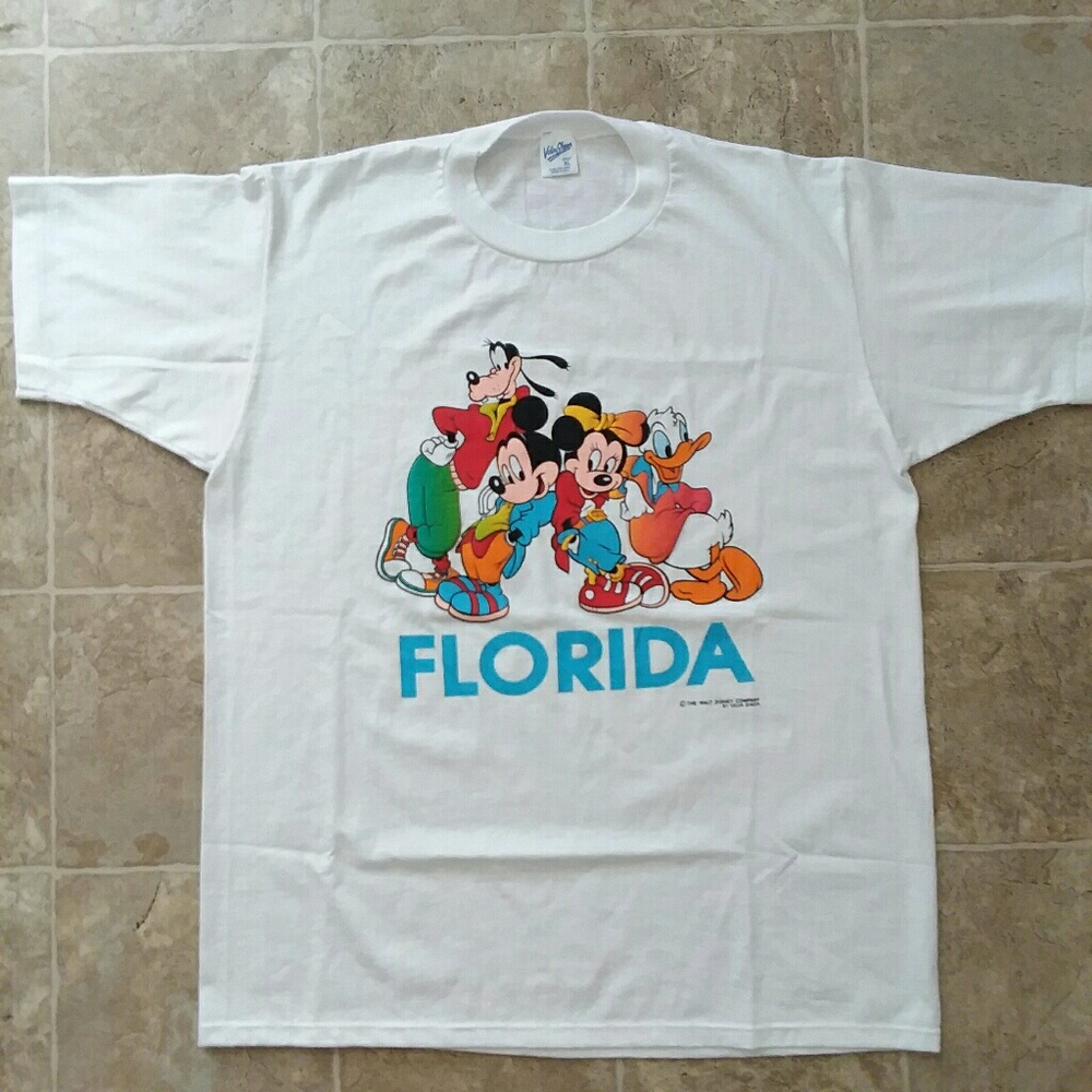 Vtg Disney Mickey Mouse & Gang Tee Shirt